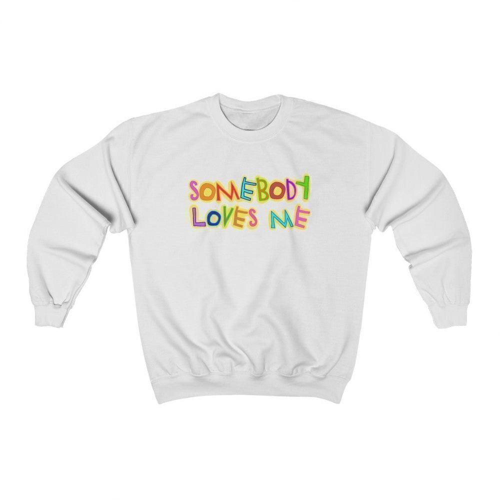 SOMEBODY LOVES Me Unisex Heavy Blend Crewneck White Sweatshirt - Picture 1 of 1